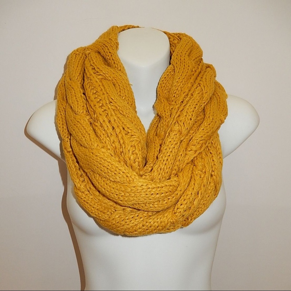 Chunky Solid Color Cable Knitted Infinity Scarf  ~